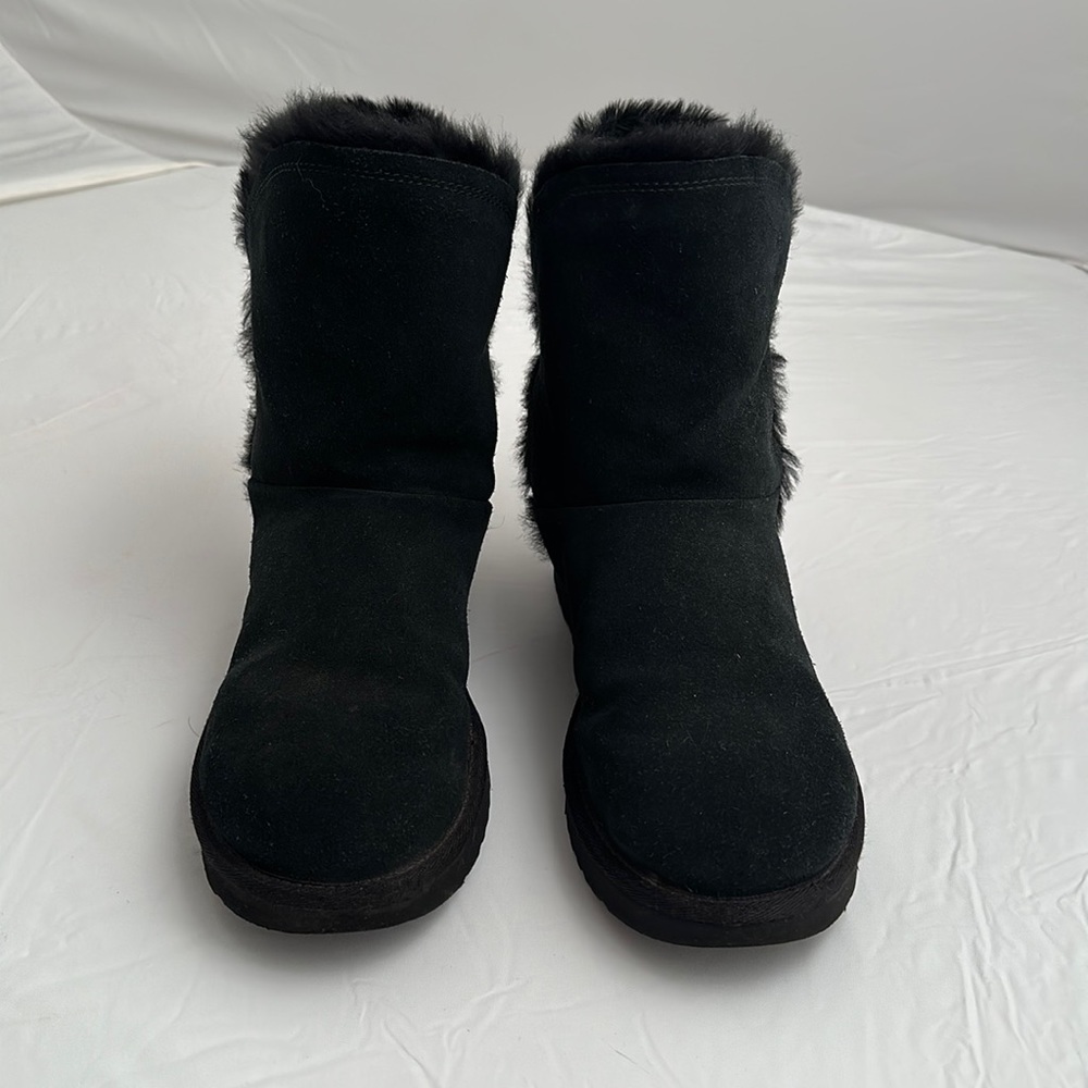 UGG Classic Short Fluff high low black winter boots